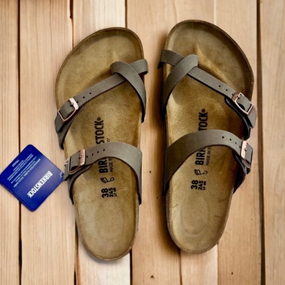 NWT Birkenstock Sandal Mayari
Birkibuc Mocha Brown copper buckle. New. - Picture 3 of 15